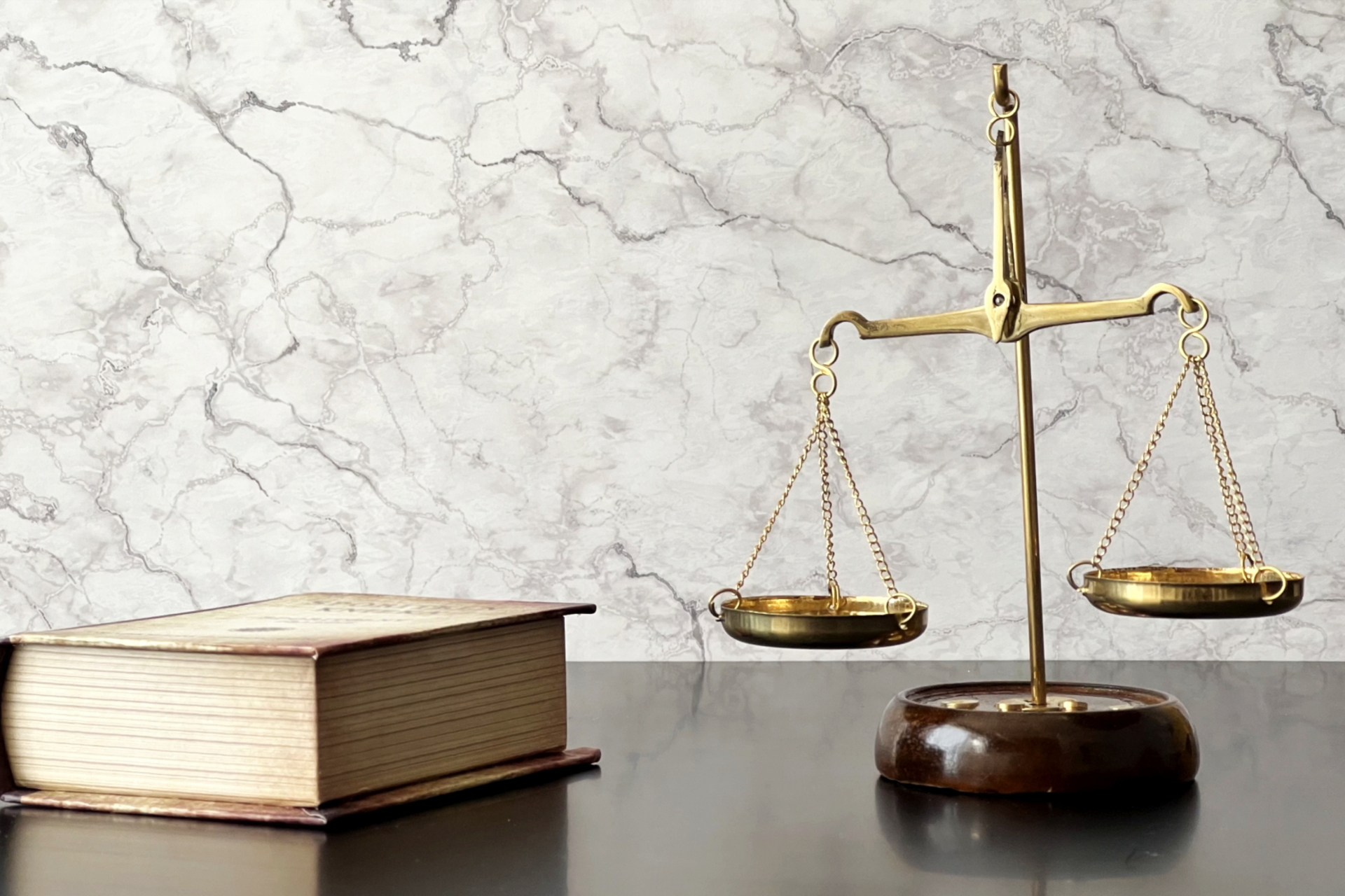 退職代行は違法ですか？